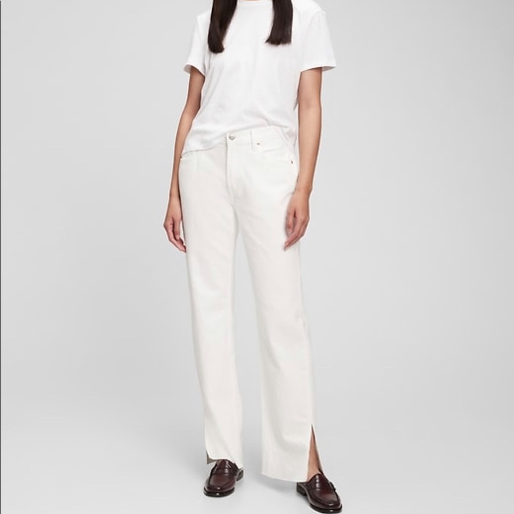 Size 24 Petite Gap white 90s split hem jeans